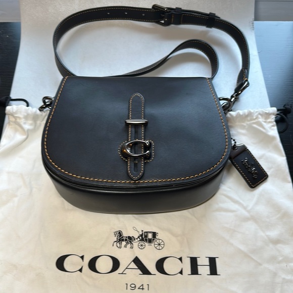 Coach Handbags - Coach glovetan leather black saddle bag. Contrast stitching.1941
